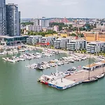 Faltom 6 Yacht Park Premium Parking Daire *