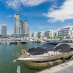 Faltom 6 Yacht Park Premium Parking דירה