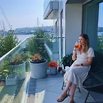 Faltom 6 Yacht Park Premium Parking דירה *