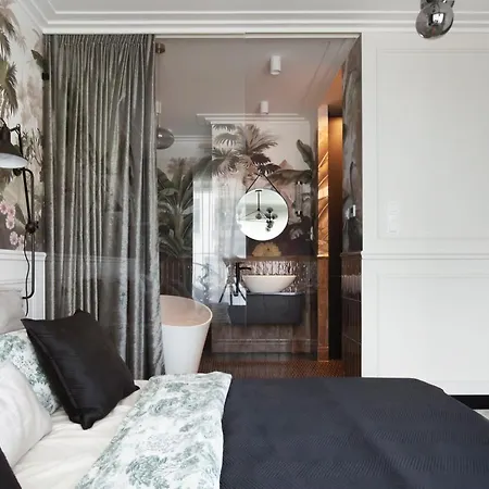 Faltom 6 Yacht Park Premium