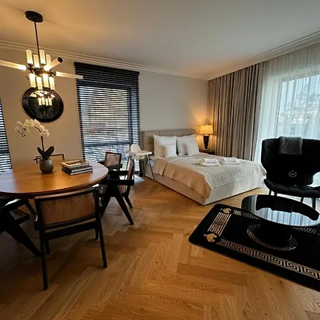 Faltom 6 Yacht Park Premium Apartament *